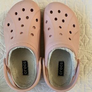 fuzzy crocs